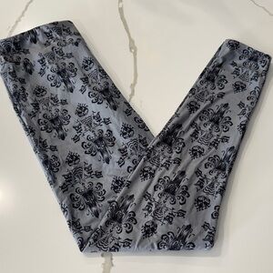 Disney’s Haunted Mansion Black and Gray Patterned Leggings Size XS